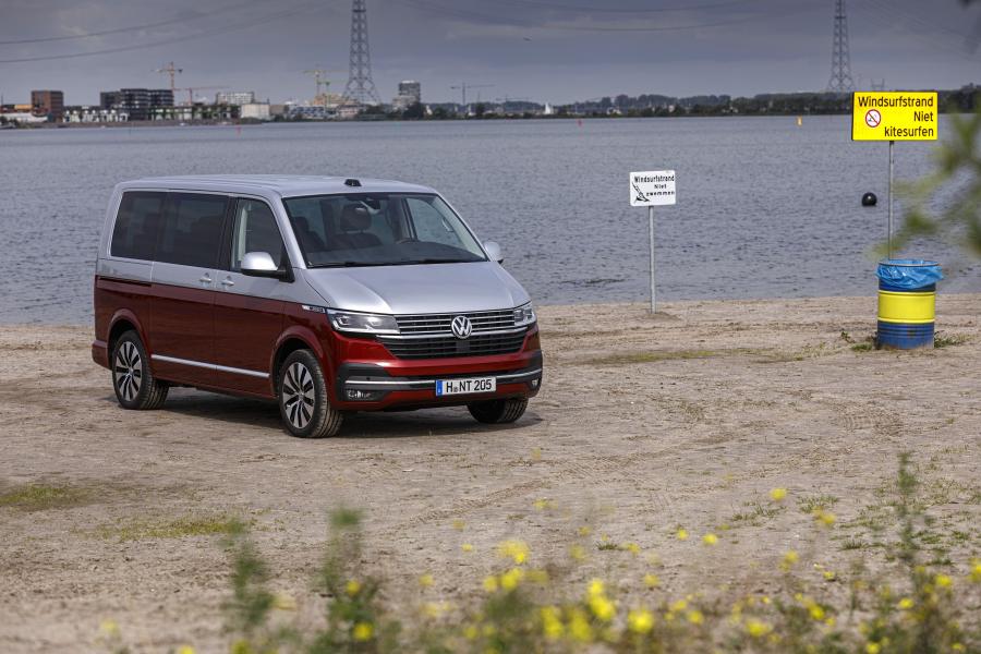  Volkswagen Multivan Bulli (T6.1) 2019 года  (фото 13 из 86)